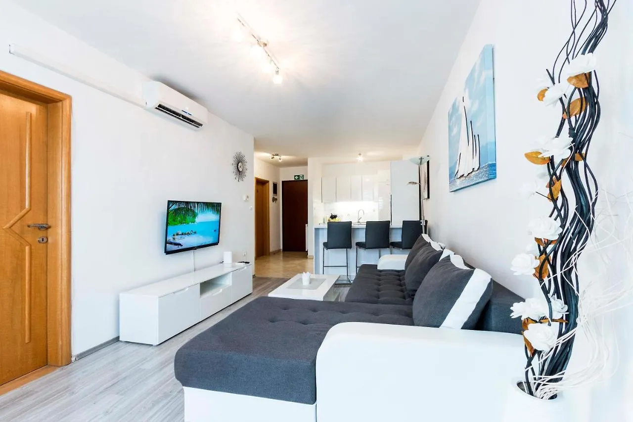 Apartment Elena Pula